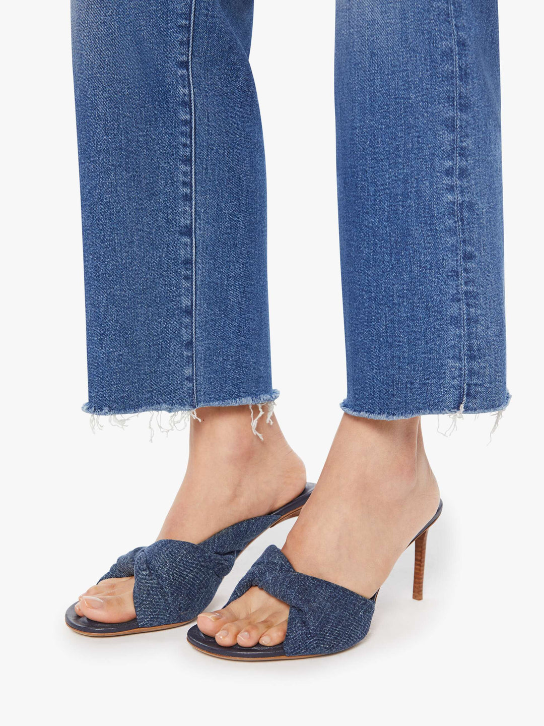 THE MID RISE RAMBLER ZIP ANKLE FRAY (DUGOUT DOOBIES) - MOTHER