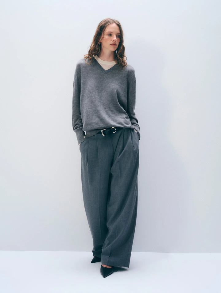 SUPERFINE MERINO V-NECK (PEWTER HEATHER/IVORY TRIM) - WHITE + WARREN