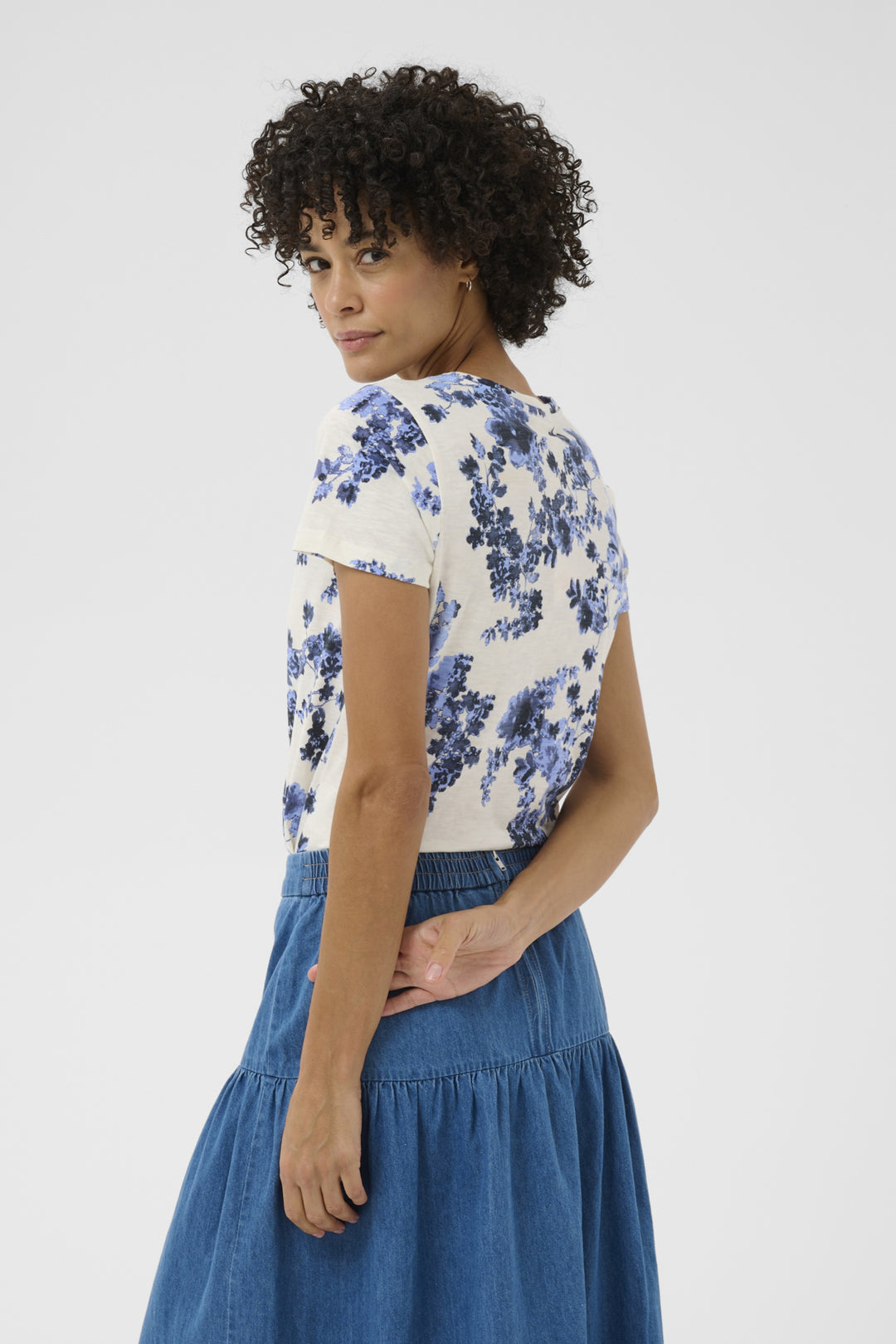 GESINAS T-SHIRT (BLUE SHADOW FLOWERS) - PART TWO