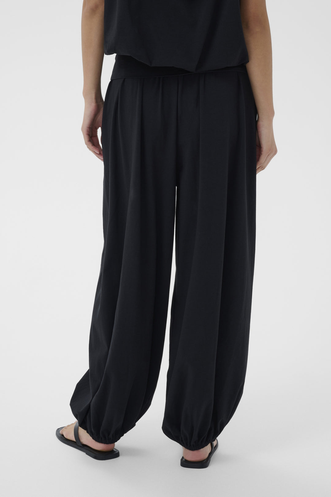 BERITE BALLOON PANT (BLACK) - PART TWO