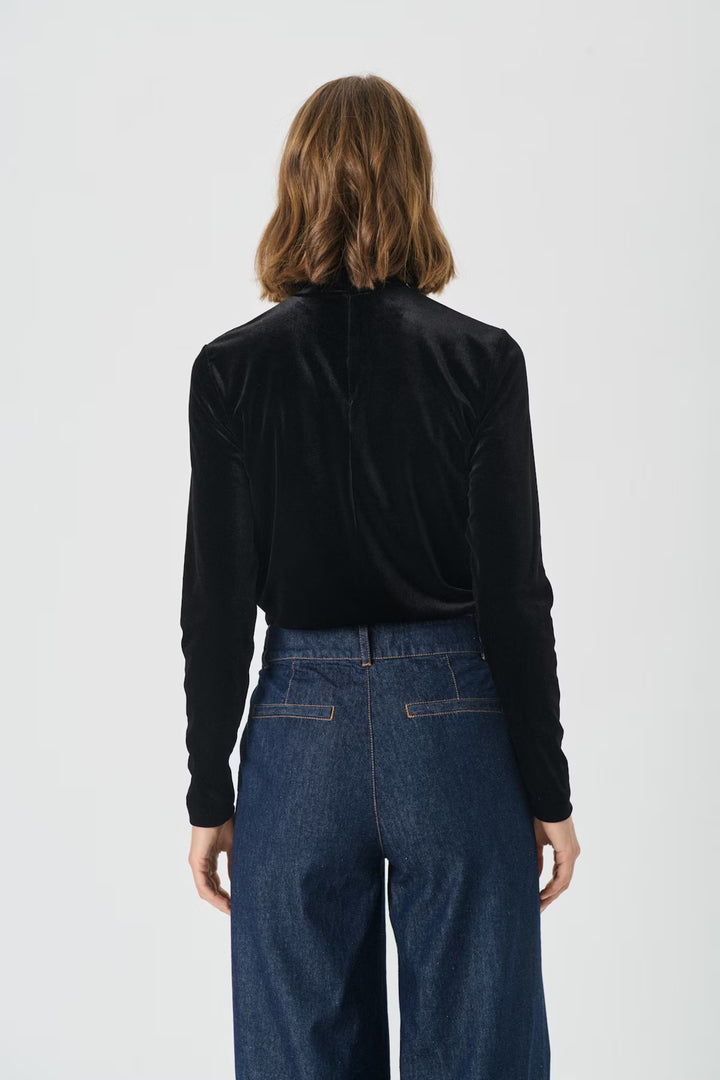 MONE VELVET TURTLENECK PULLOVER - PART TWO