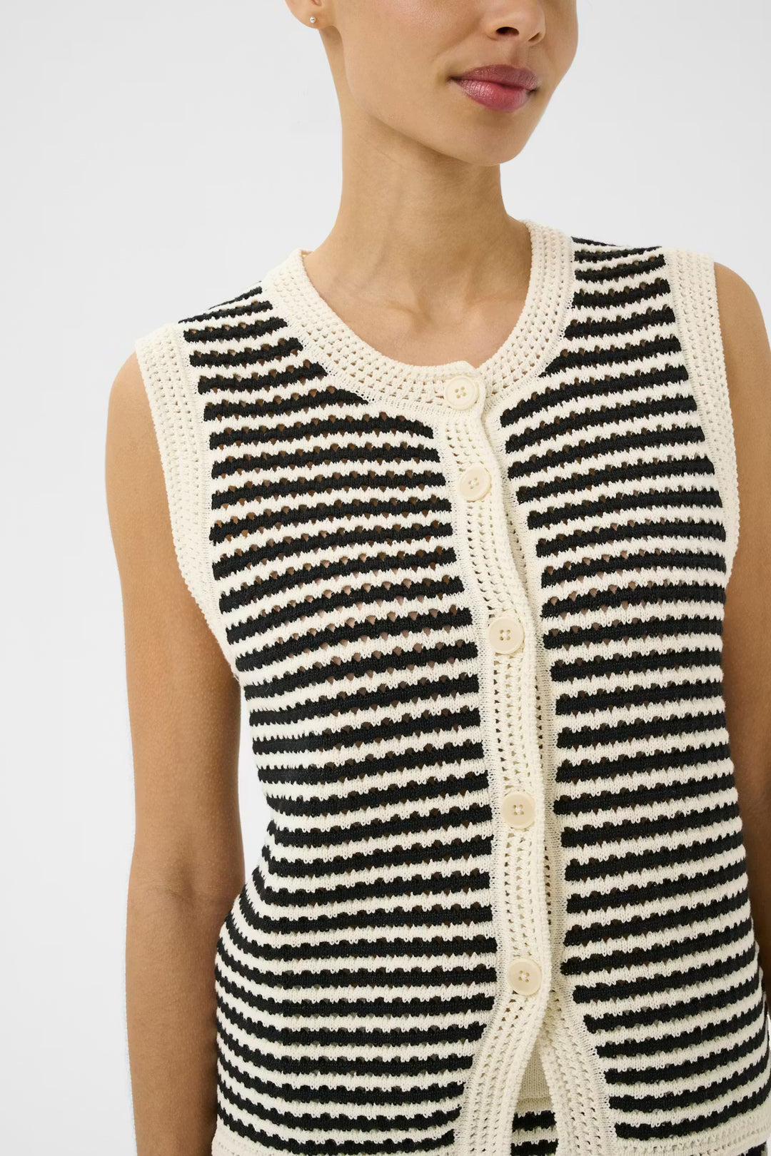 BROOKI CROCHET VEST (BLACK AND WHITE) - PART TWO