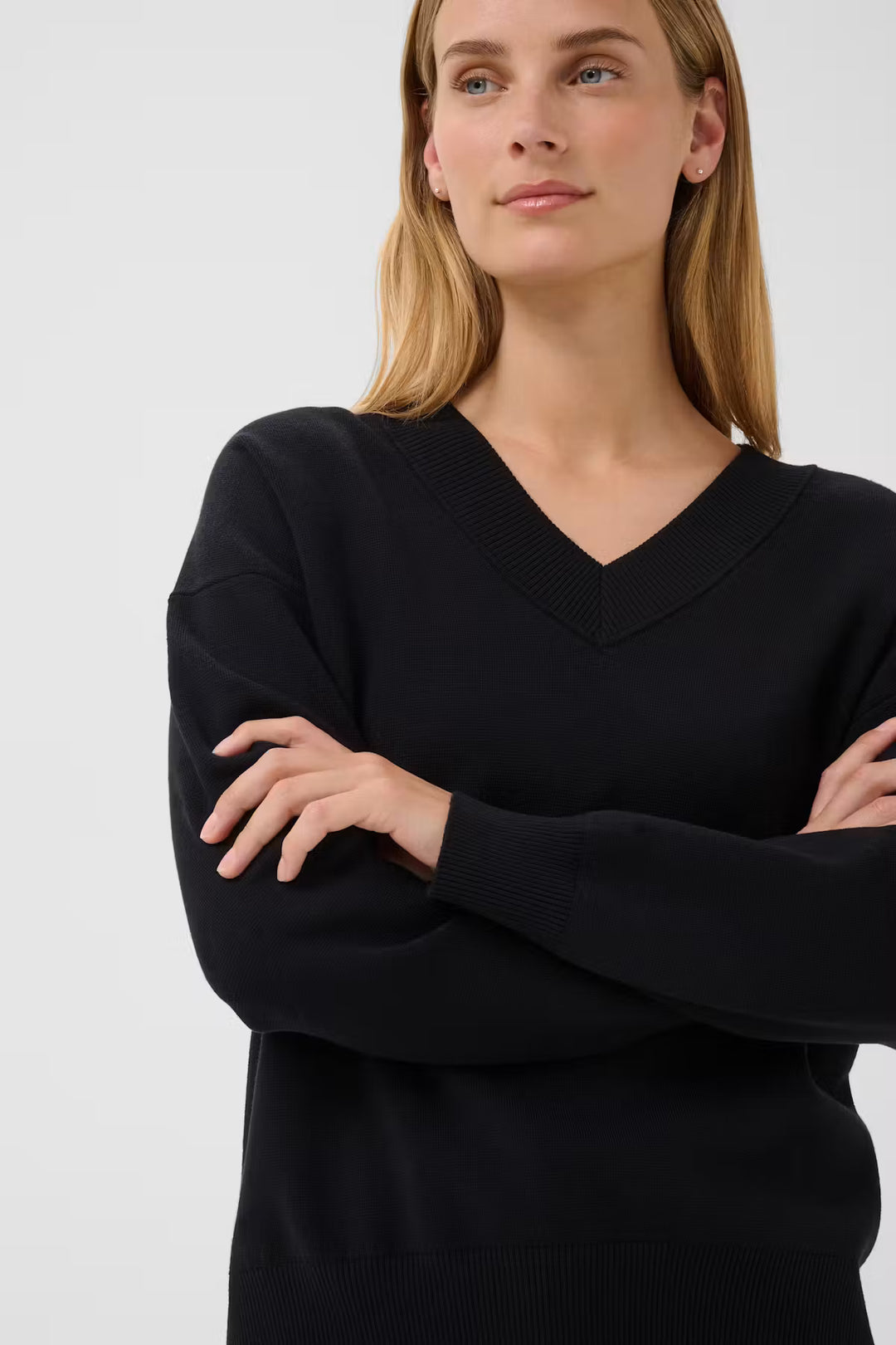 CHANTALLY V-NECK PULLOVER (BLACK) - PART TWO