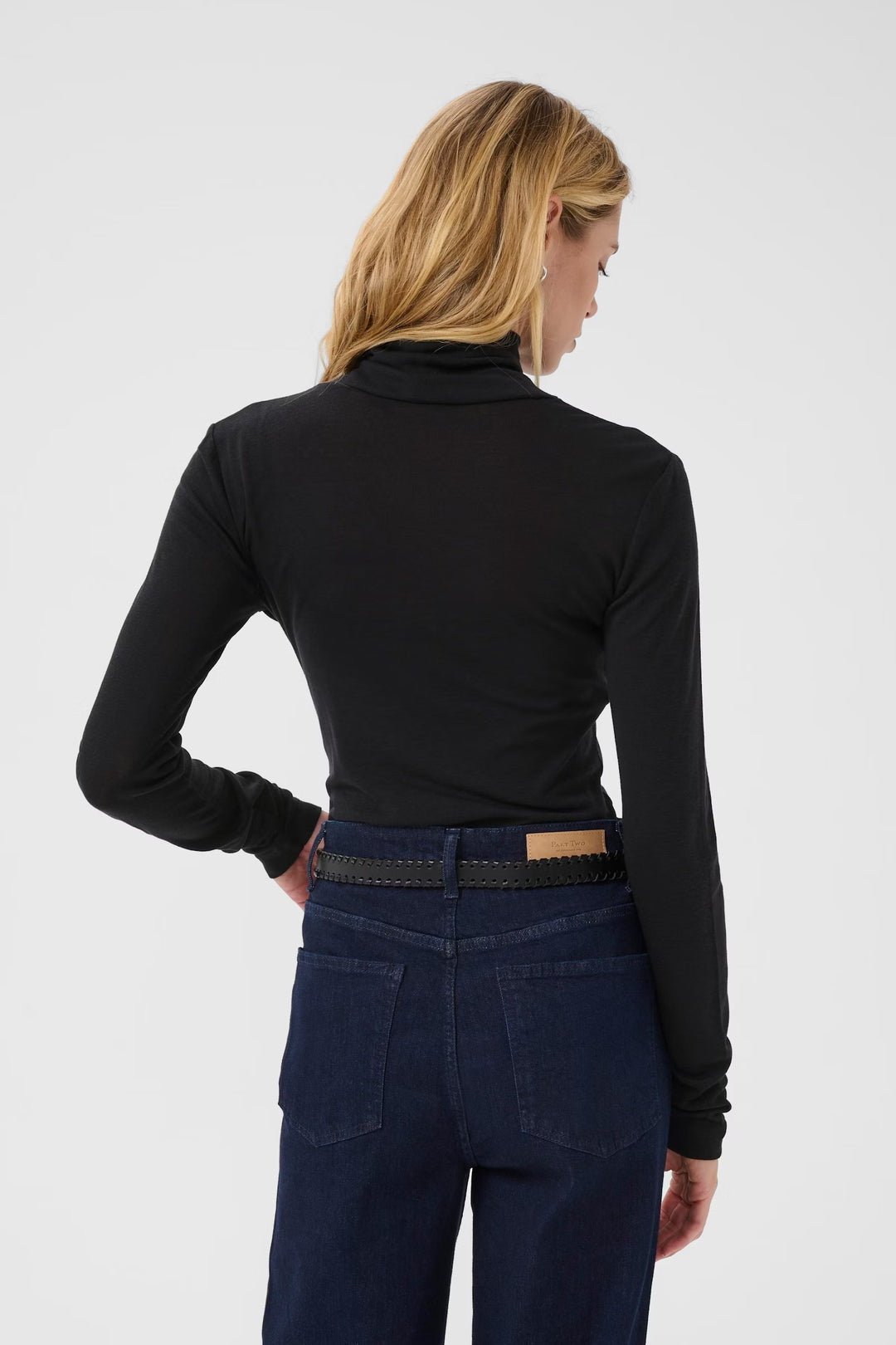 THILDES TURTLENECK (BLACK) - PART TWO