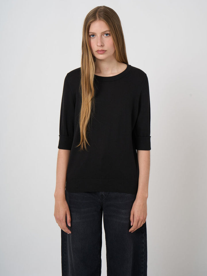 COTTON BLEND FINE KNIT SHORT SLEEVE SWEATER (BLACK) - REPEAT