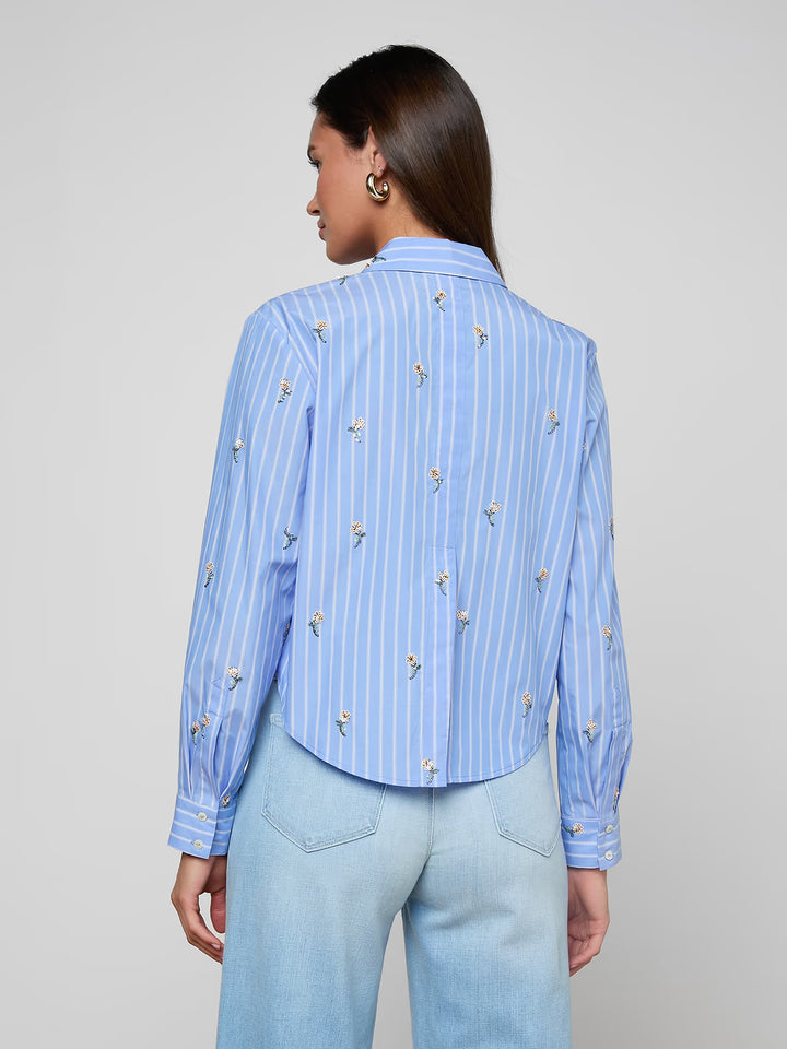 COSETTE CROP HI LOW SHIRT (BLUE STRIPE/SEQUIN) - L'AGENCE