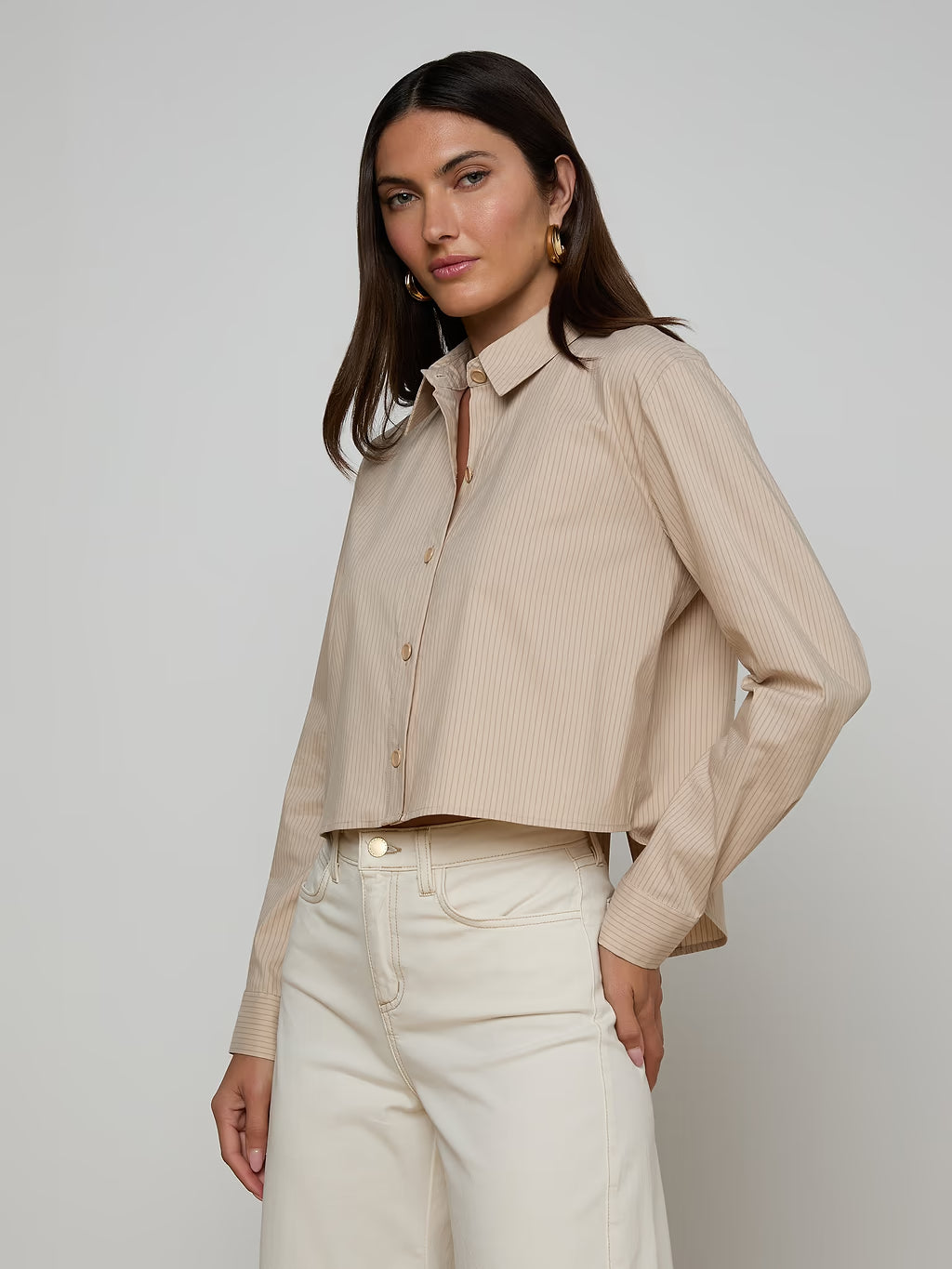 COSETTE CROP HI LOW SHIRT (MACADAMIA/LT BROWN STRIPE) - L'AGENCE