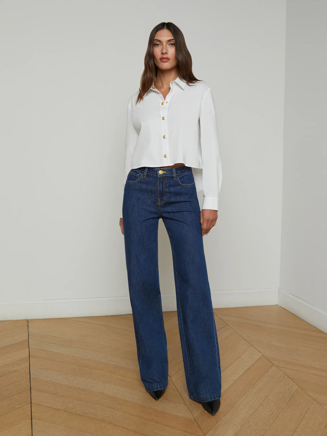 COSETTE CROP HI LOW BLOUSE (WHITE/GOLD) - L'AGENCE