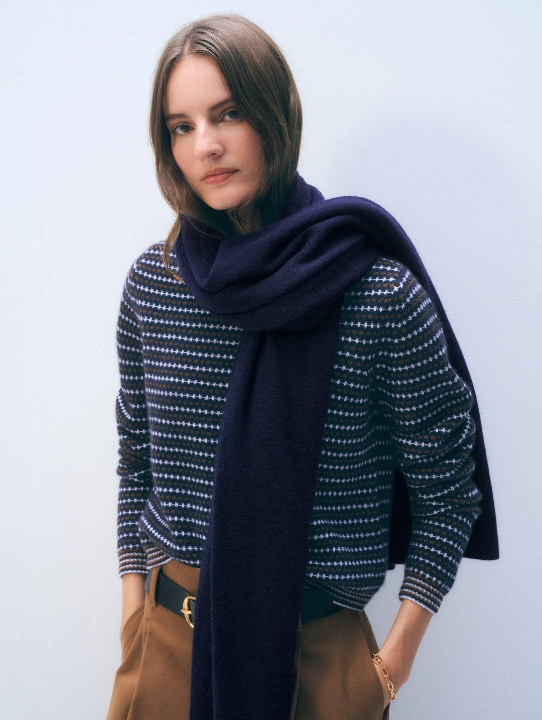CASHMERE TRAVEL WRAP (DEEP NAVY) - WHITE + WARREN