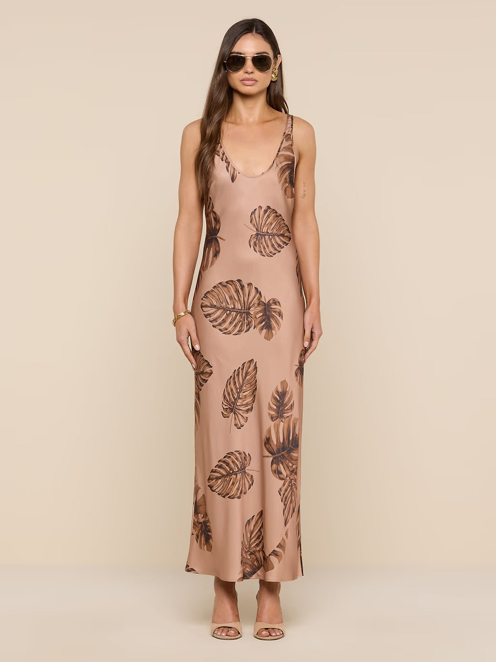AKIYA SATIN MAXI DRESS (HAZELNUT MULTI LARGE PALM) - L'AGENCE