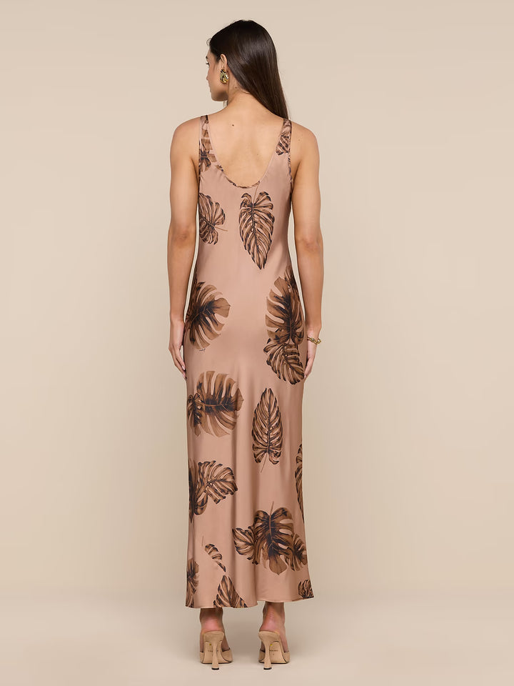 AKIYA SATIN MAXI DRESS (HAZELNUT MULTI LARGE PALM) - L'AGENCE