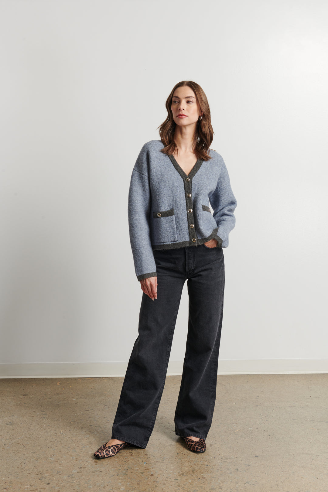 PIA V-NECK CARDIGAN - LINE