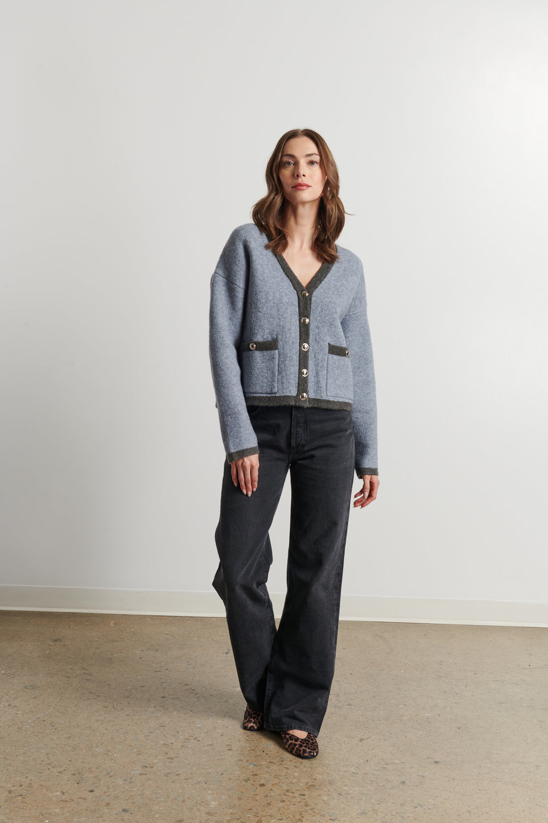 PIA V-NECK CARDIGAN - LINE