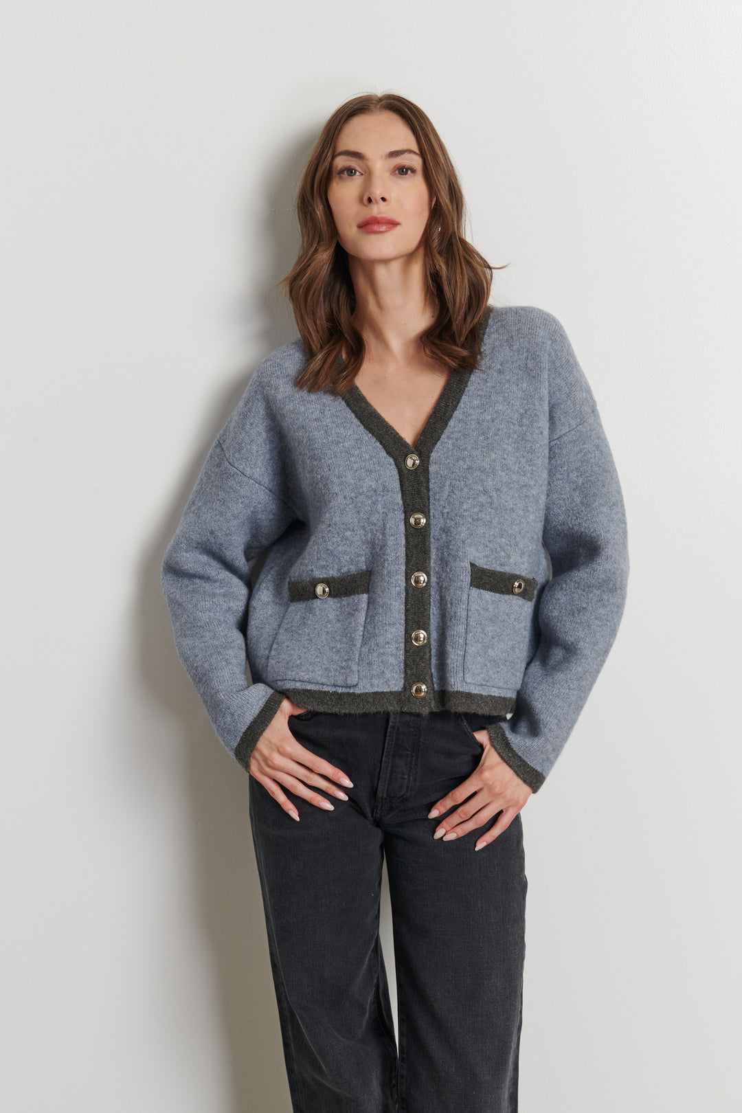 PIA V-NECK CARDIGAN - LINE
