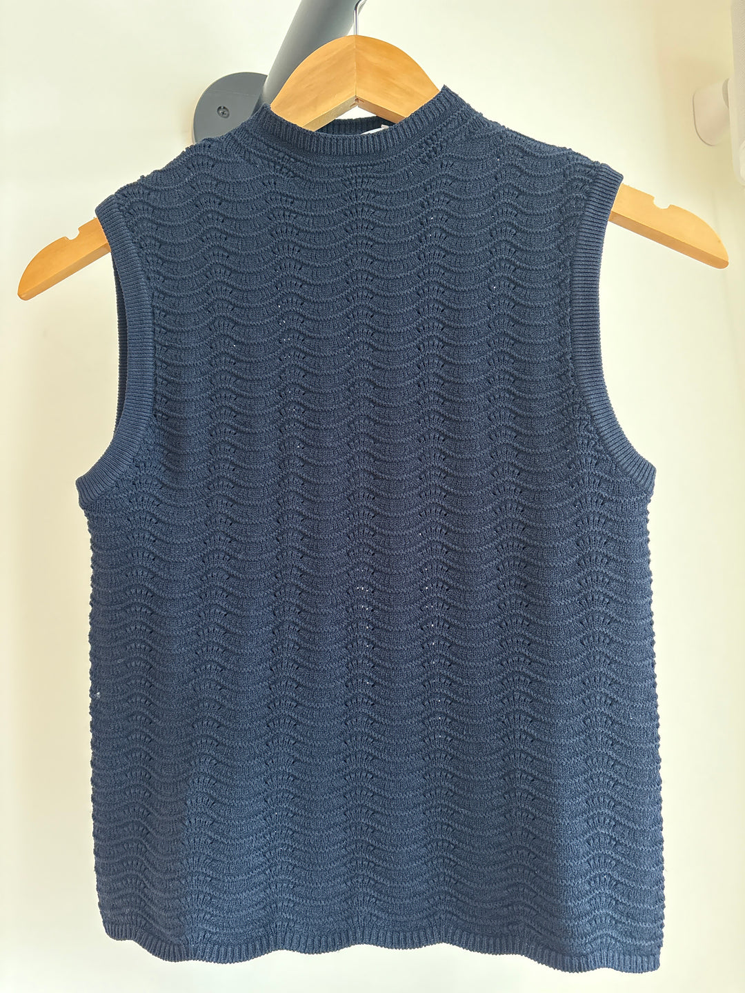 WAVY STITCH CROPPED TEE (NAVY) - AUTUMN CASHMERE