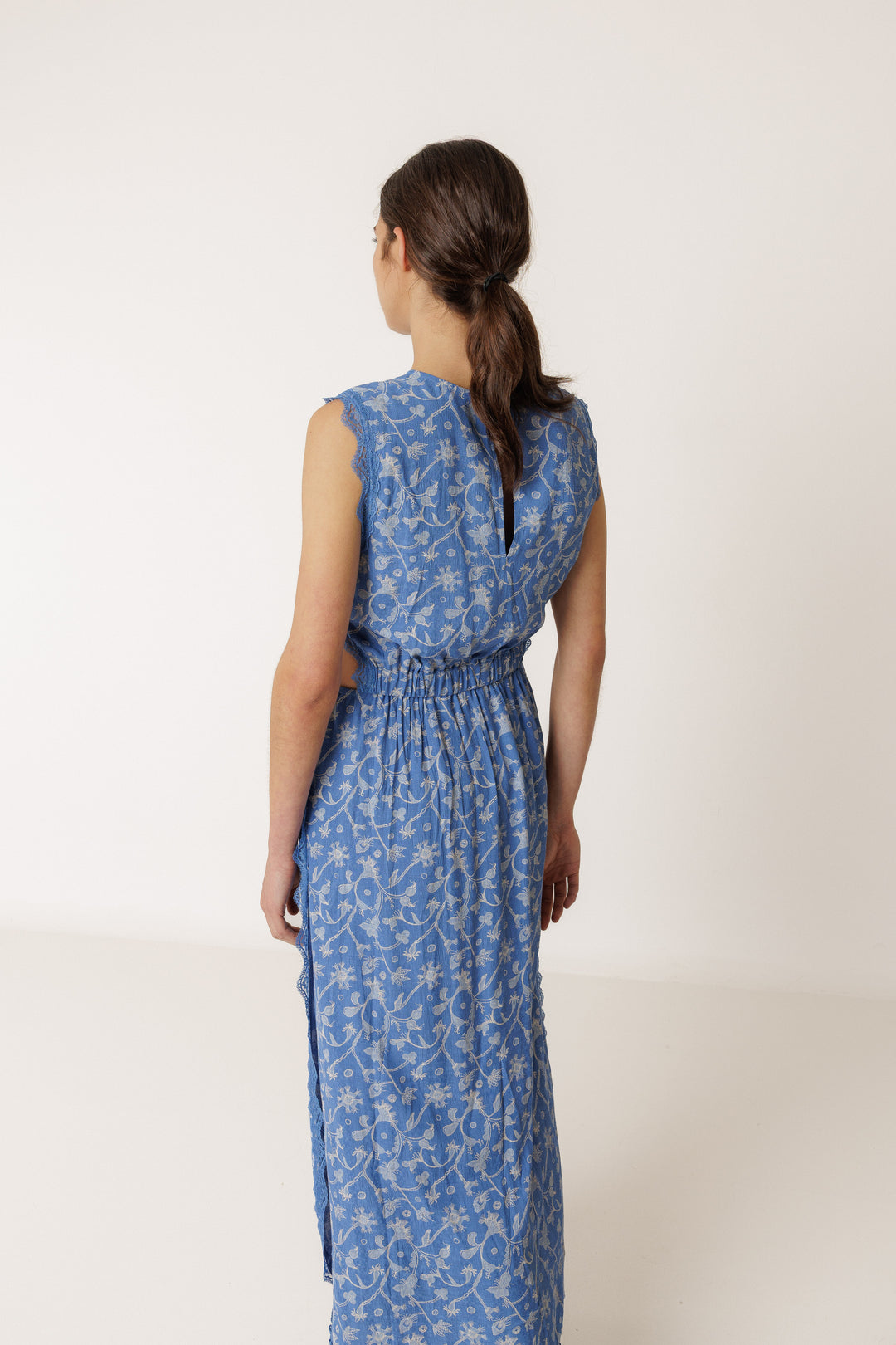 FLORAL TANK MIDI DRESS (AZUL BRITANICO) - INDI&COLD