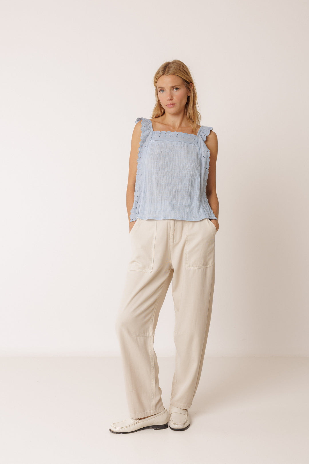 SCALLOPED COTTON TANK (CIELO) - INDI&COLD