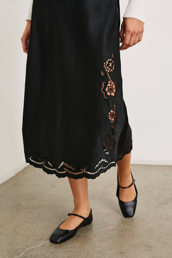 ANYA SATIN EYELET SKIRT - RAILS