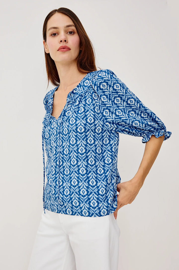 BELINA POPLIN TOP (BLUE IKAT) - RAILS