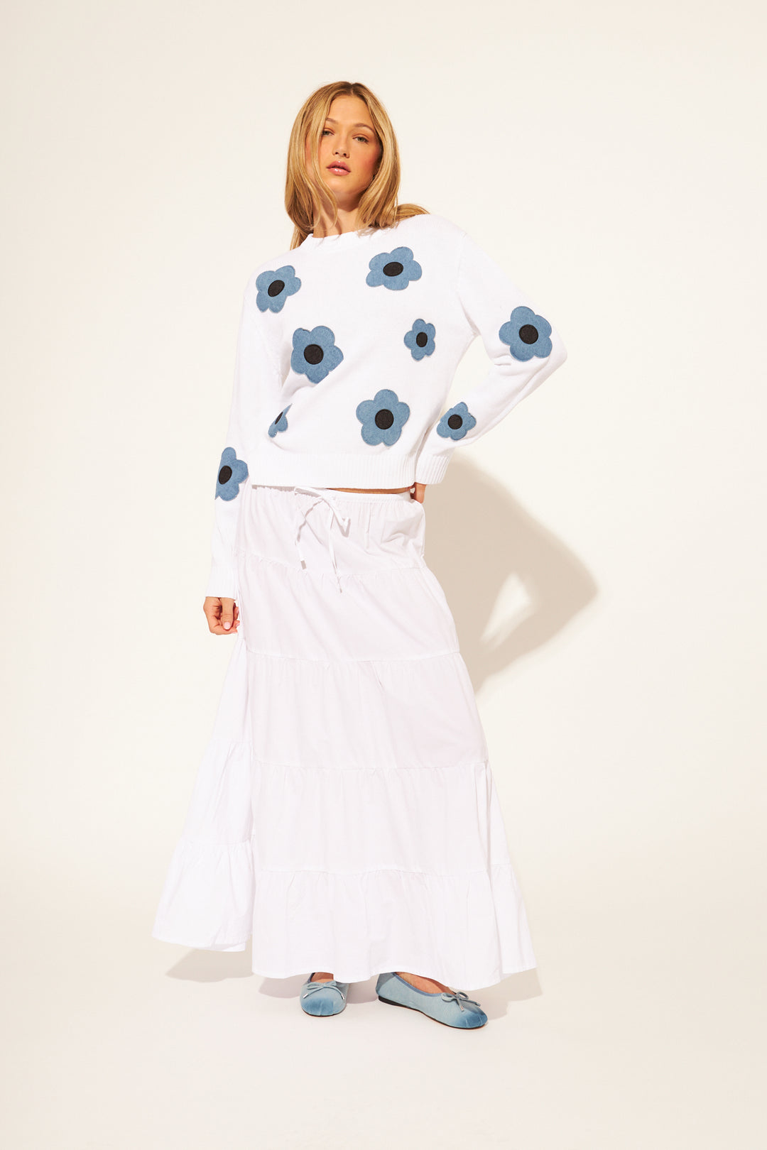 CASPER DENIM FLOWER SWEATER (JEAN GARDEN) - JOHN+JENN