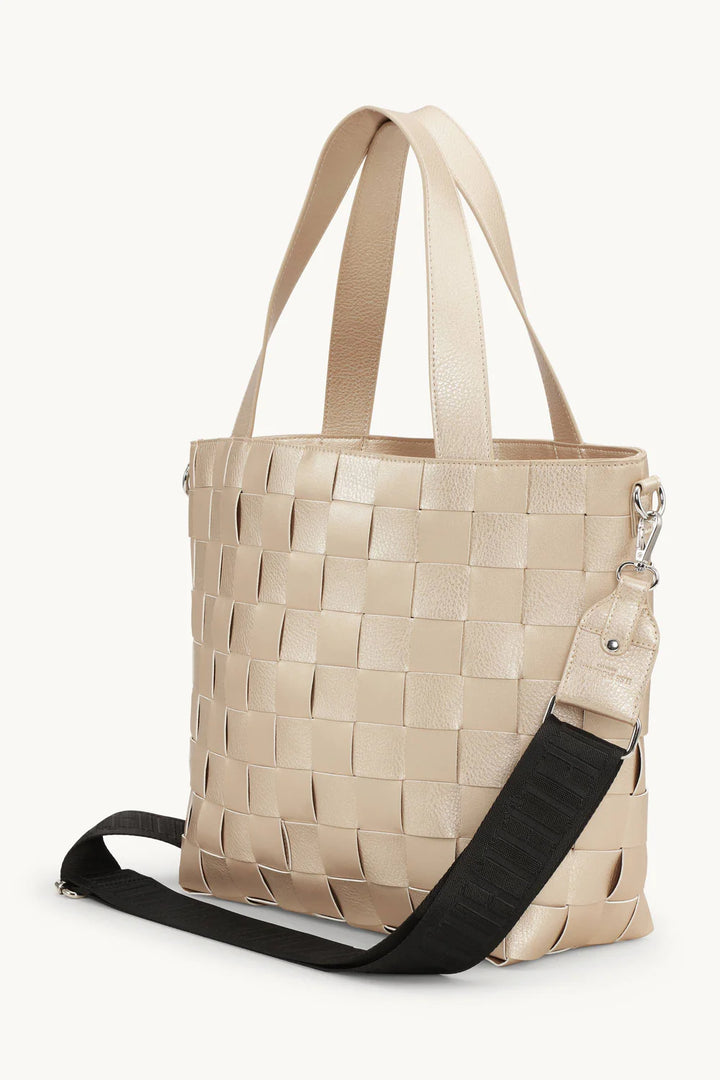 BIG BRAIDED CROSSBODY SHOPPER (PLATIN) - ILSE JACOBSEN