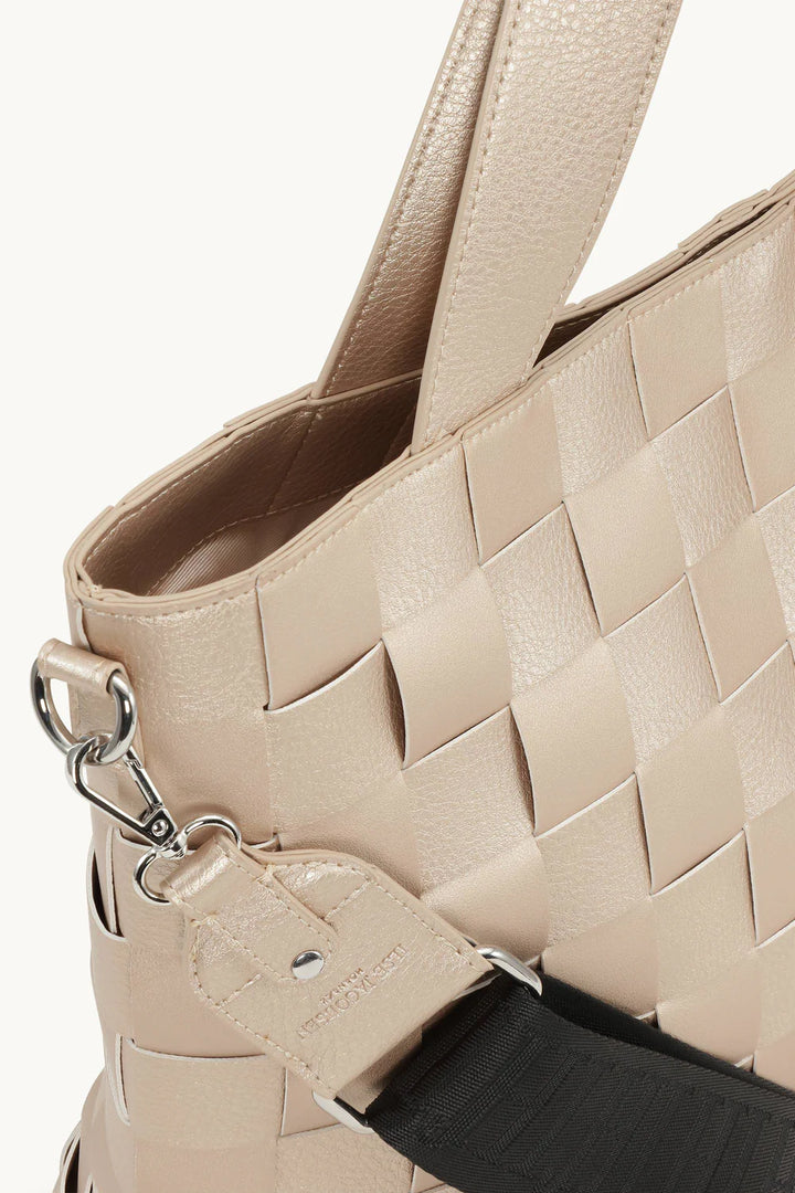 BIG BRAIDED CROSSBODY SHOPPER (PLATIN) - ILSE JACOBSEN