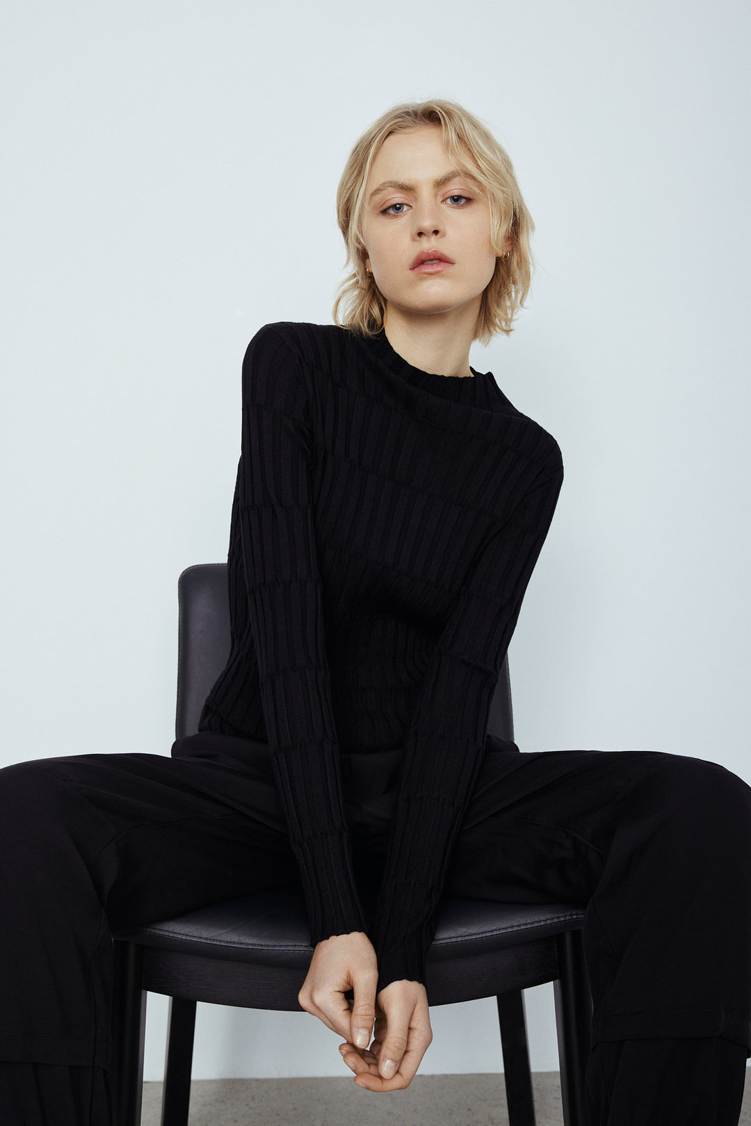 COLETTE RIB MOCK NECK SWEATER (BLACK) - MELISSA NEPTON