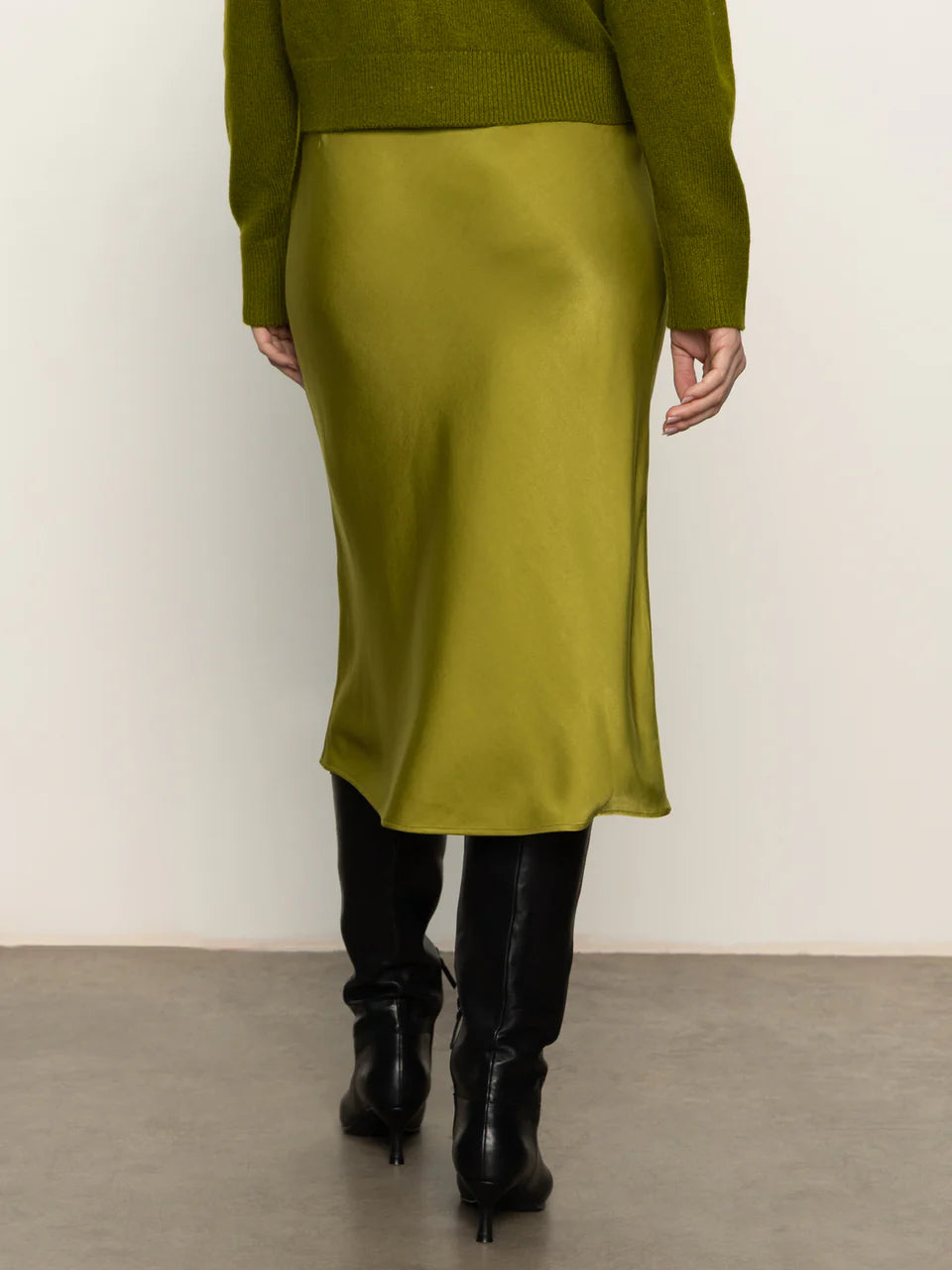 EVERYDAY MIDI SKIRT (MARTINI OLIVE)- SANCTUARY