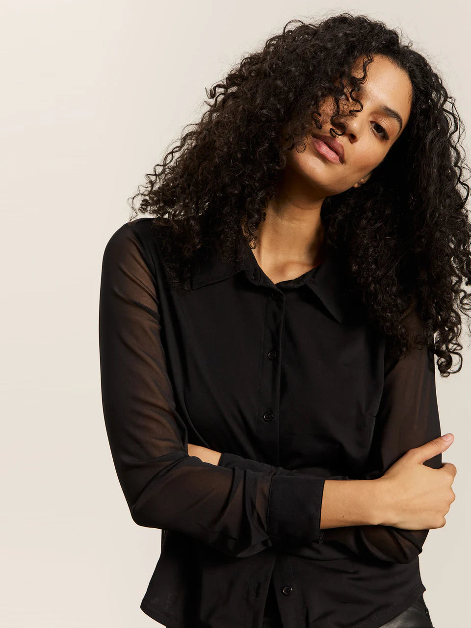 FITTED MESH BUTTON DOWN TOP (BLACK) - SANCTUARY