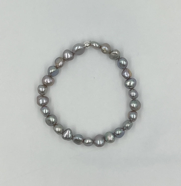 GREY HOUR PEARL BRACELET - SASKIA DEVRIES