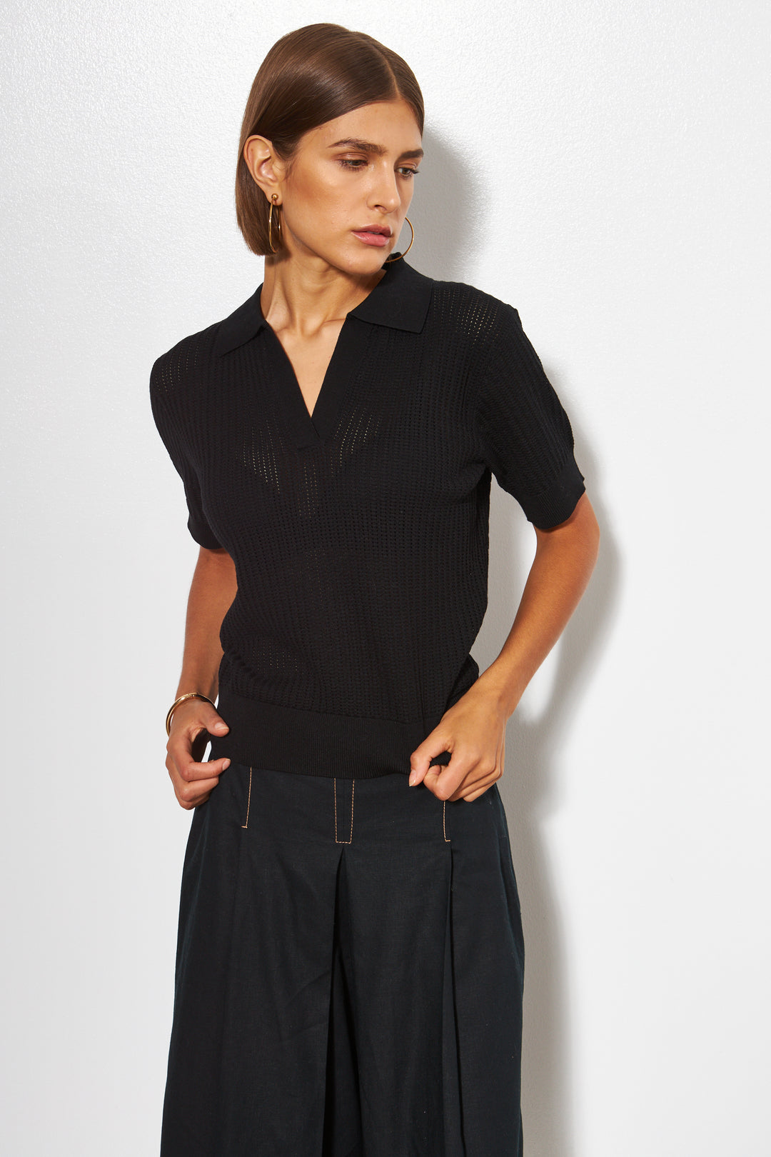 EMERY SHORT SLEEVE SWEATER (CAVIAR) - LINE