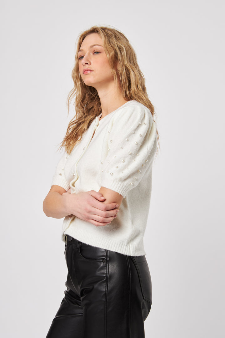 ARDEN SHORT SLEEVE SWEATER WITH PEARLS - JOHN+JENN