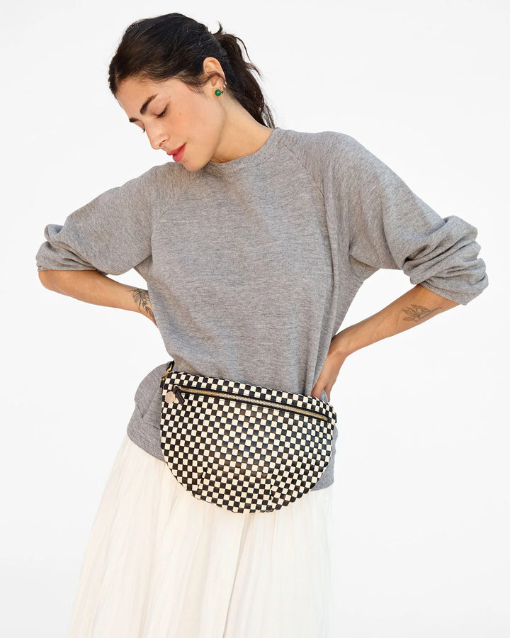 WOVEN CHECKER GRANDE FANNY (BLACK/CREAM) - CLARE V.