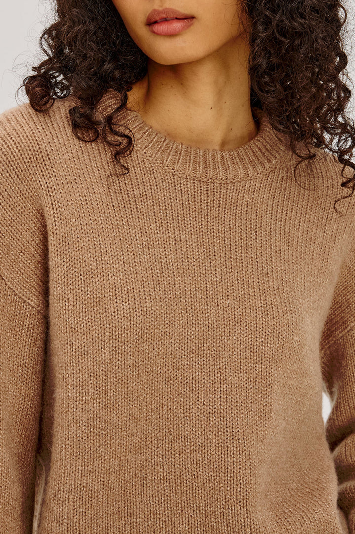 HELLY SWEATER (HEATHER CAMEL) - RAILS