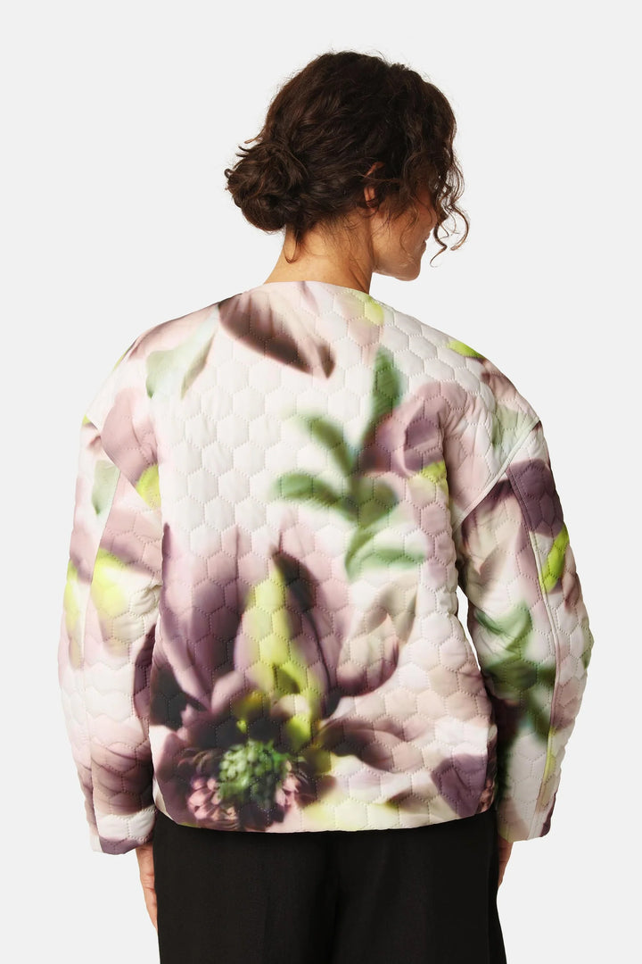 SHORT QUILTED HONEYCOMB JACKET (LIGHT FLOWER) - ILSE JACOBSEN