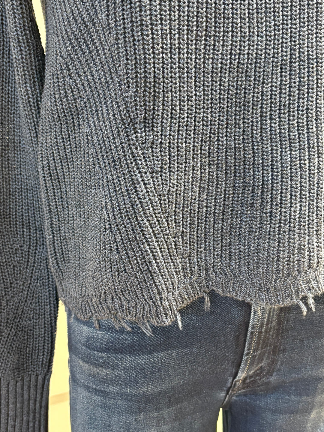 DISTRESSED SCALLOP SHAKER (DENIM) - AUTUMN CASHMERE