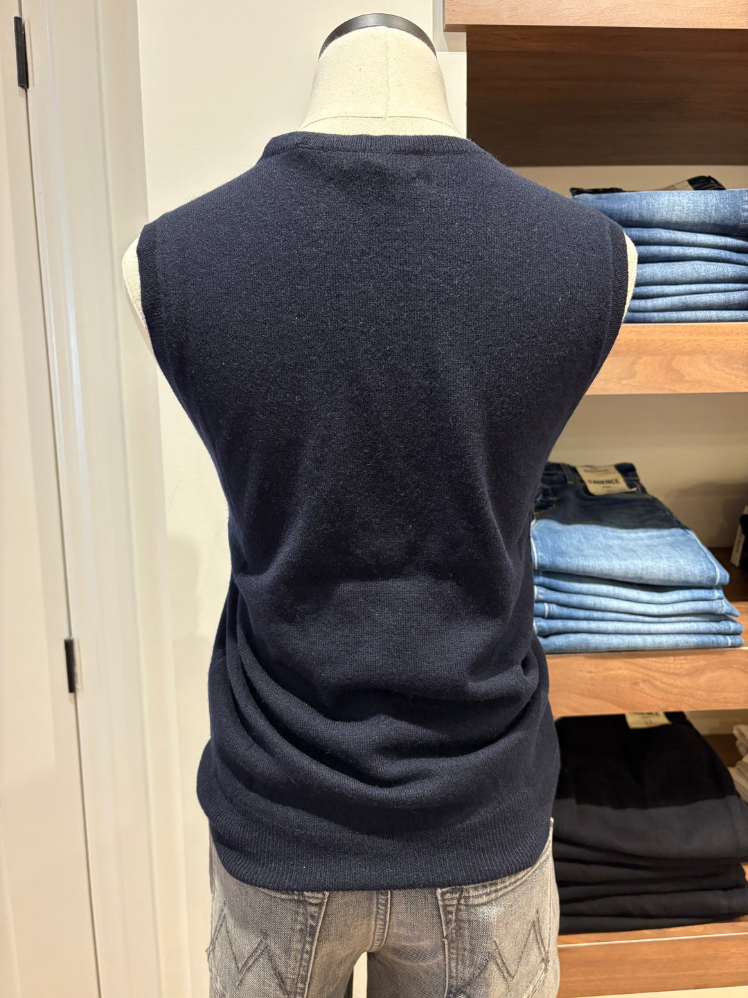 CASHMERE KNITTED PULLOVER TANK (NAVY) - REPEAT