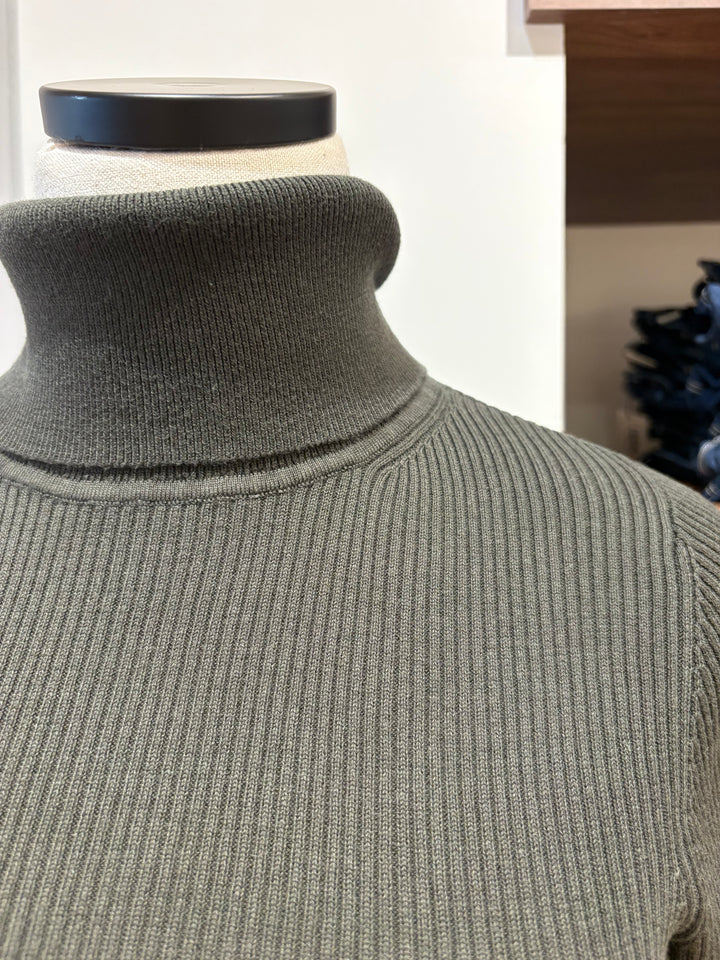 RIBBED KNIT TURTLENECK - REPEAT