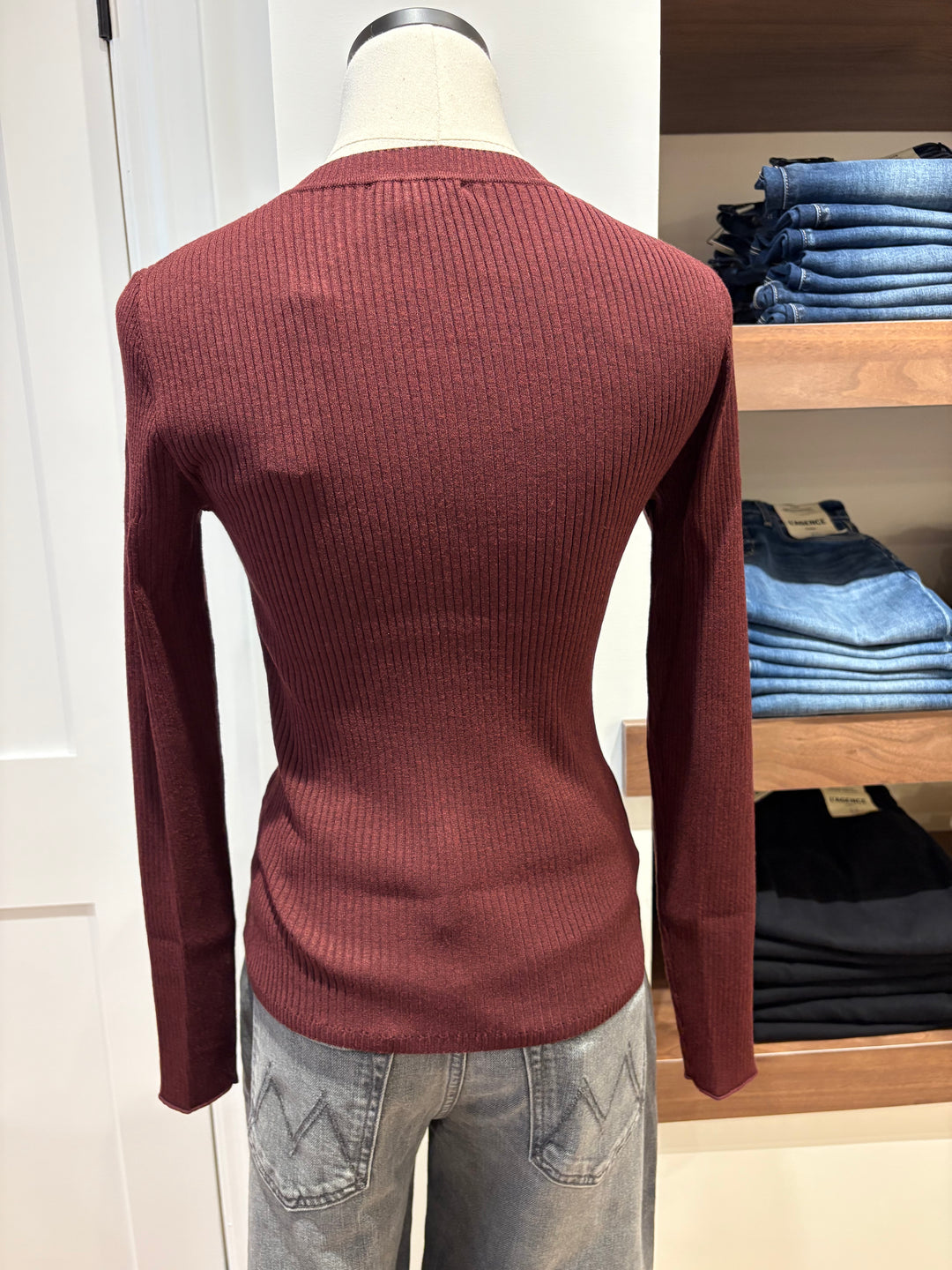 FITTED CREWNECK SWEATER (DARK CHERRY) - LILLA P