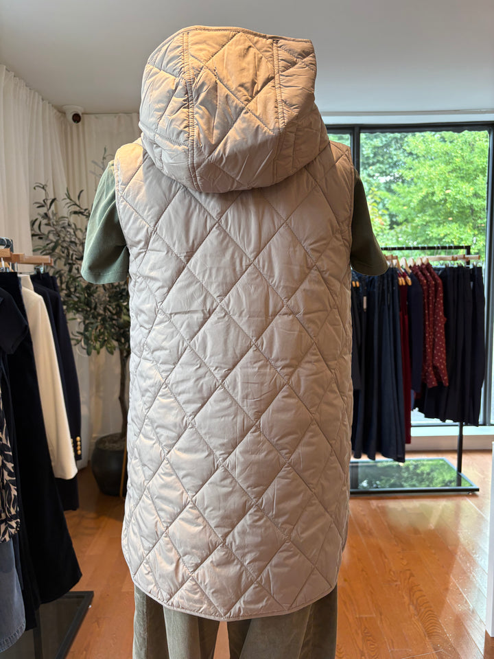 QUILTED LONG VEST (GREIGE) - ILSE JACOBSEN