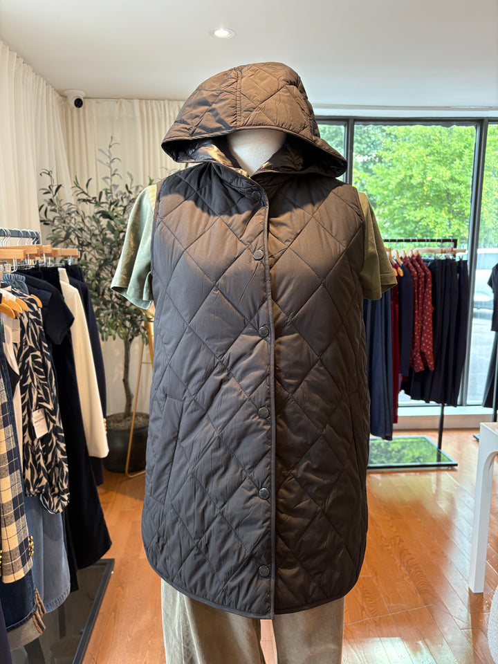 QUILTED LONG VEST (BLACK) - ILSE JACOBSEN