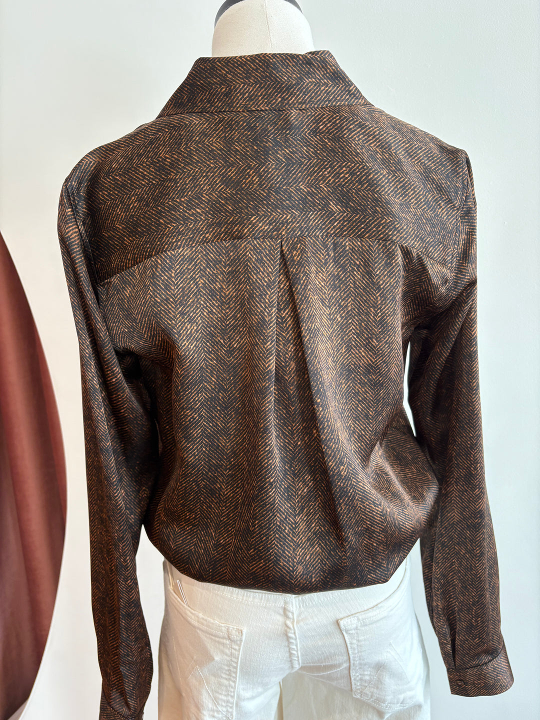 TYLER SILK BLOUSE (BROWN HERRINGBONE) - L'AGENCE