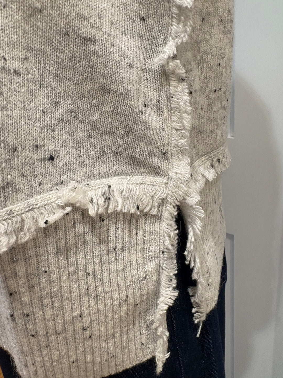 FRINGE CREW WITH SIDE SLITS (HUSKY) - AUTUMN CASHMERE