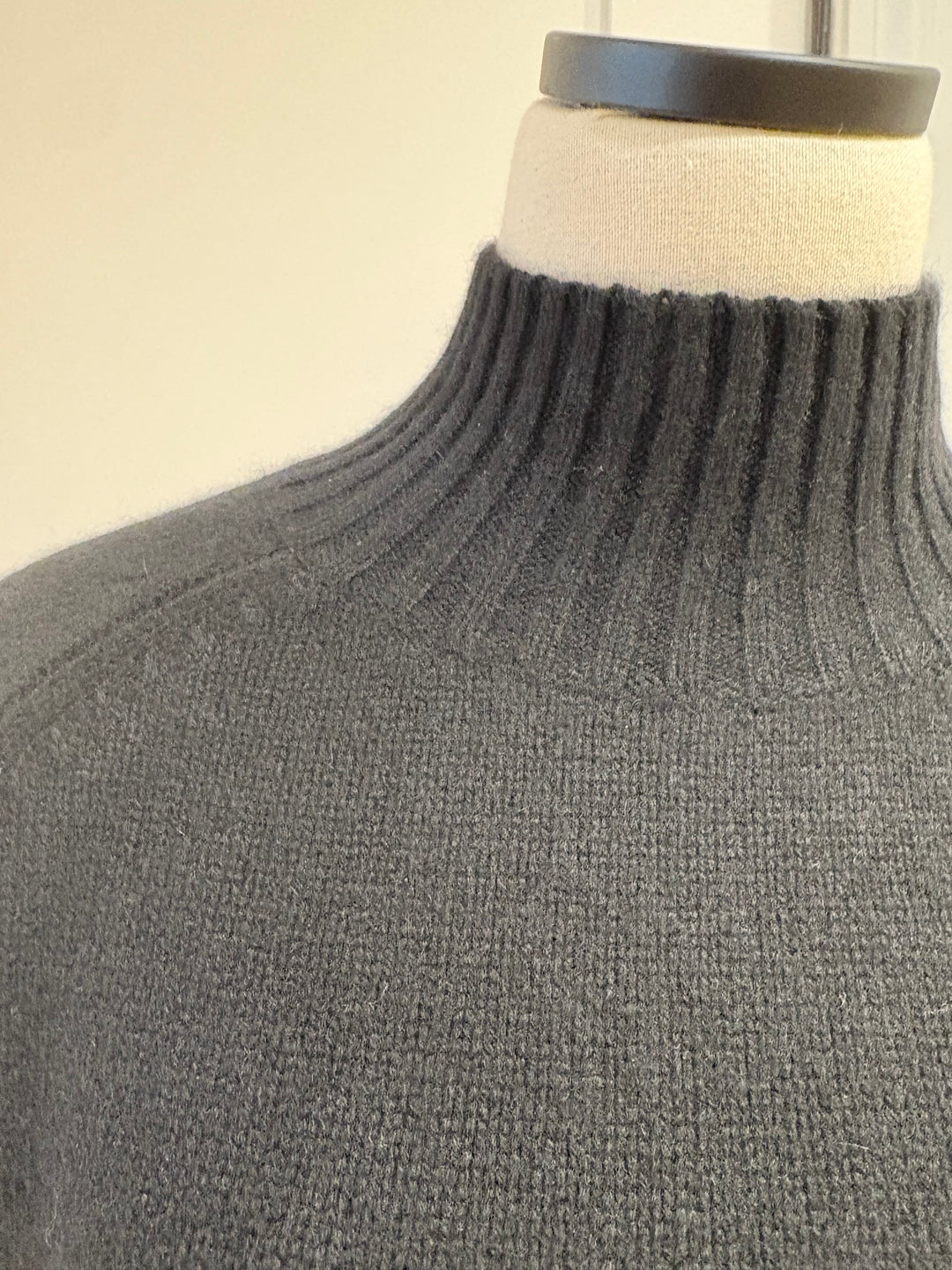 6-PLY CUFFED SOLID BOXY MOCK NECK SWEATER - AUTUMN CASHMERE
