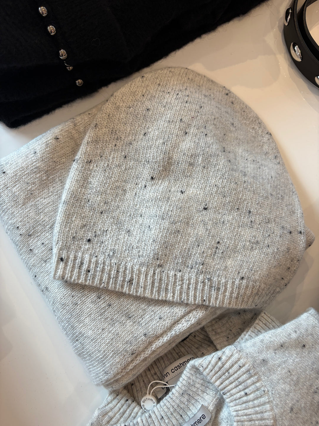 FEATHERWEIGHT WRAP SCARF (HUSKY) - AUTUMN CASHMERE
