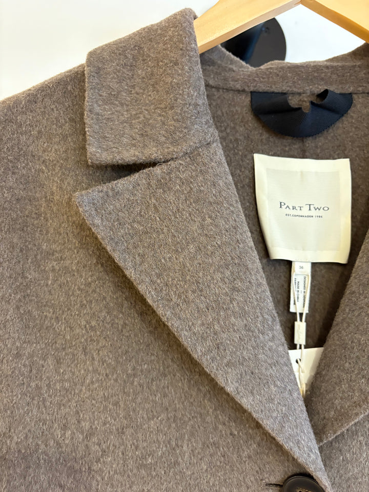 LORELAIS COAT (DARK WALNUT MELA) - PART TWO