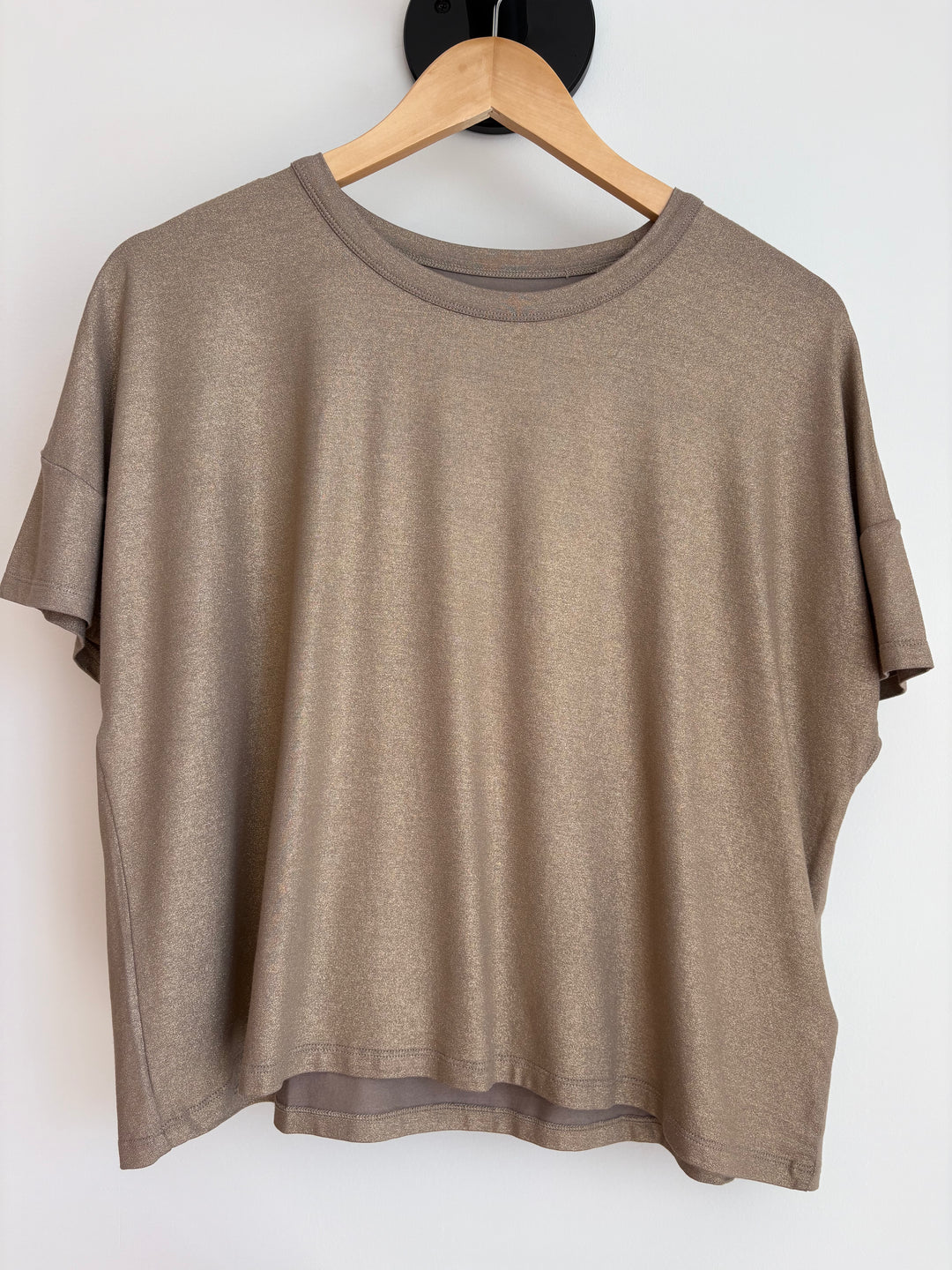 SOFT TOUCH METALLIC RELAXED S/S CREW (COFFEE LATTE) - MAJESTIC FILATURES