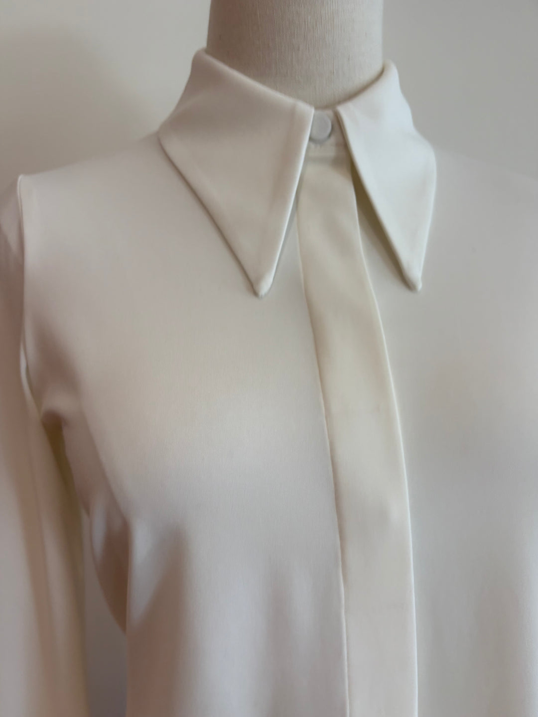 MATTE JERSEY SHIRT (IVORY) - IRIS SETLAKWE