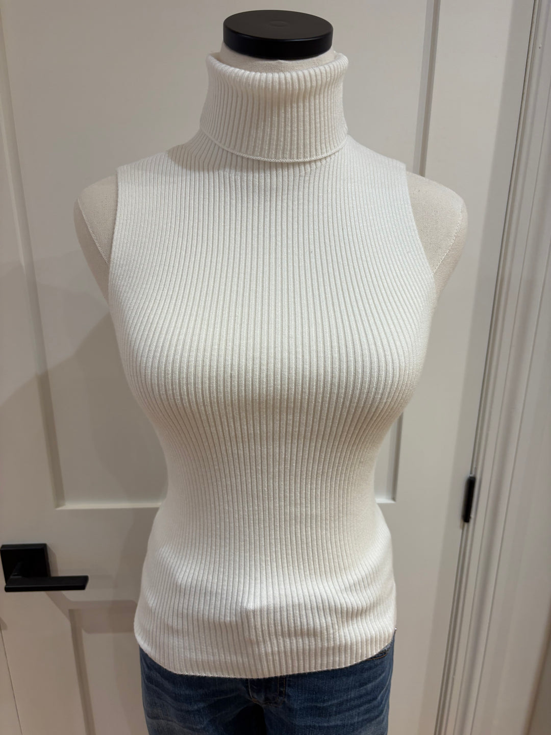 SLEEVELESS TURTLENECK TOP (CREAM) - BY ALLY