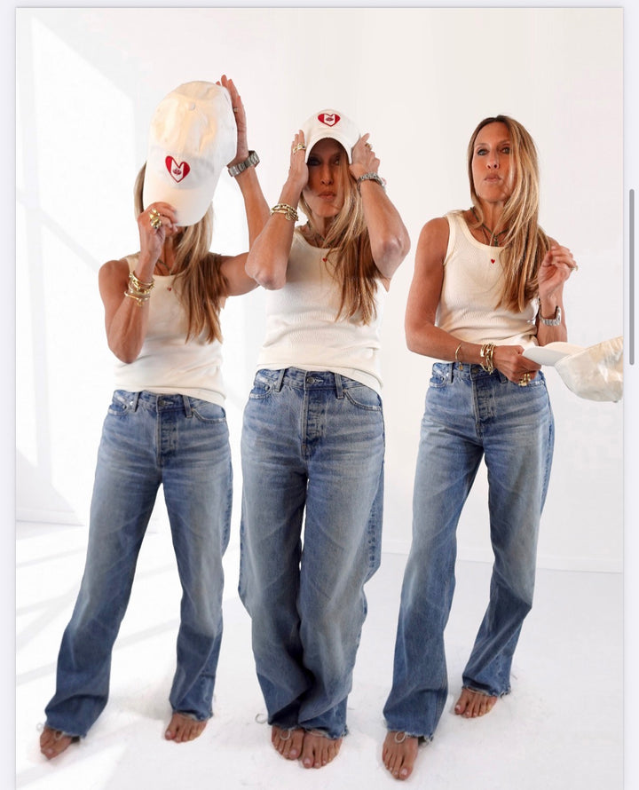 KR GLOWING HEARTS HAT (WHITE) - KERRI ROSENTHAL